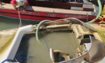 Barca affondata nel rio Sant'Alvise recuperata dai sommozzatori dei Vigili del Fuoco