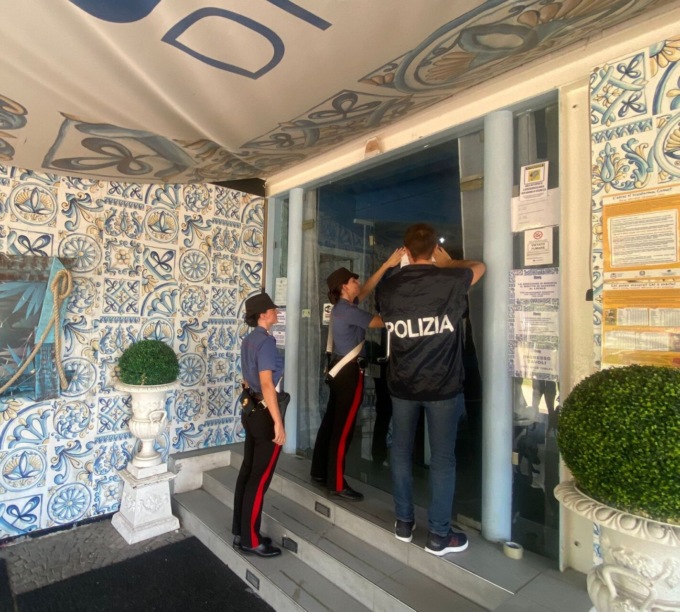 Giovane accoltellato in discoteca a Bibione: il Questore chiude il locale per 10 giorni