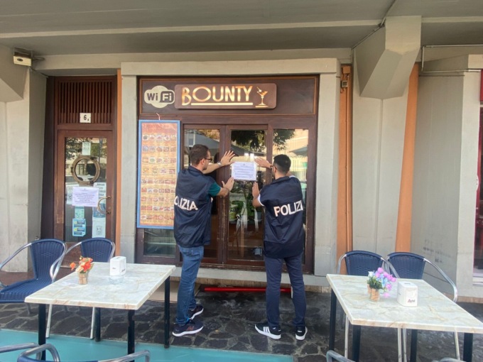 Quattro 15enni in coma etilico dopo aver consumato alcolici alla Grande Muraglia – Bar Bounty di Venezia