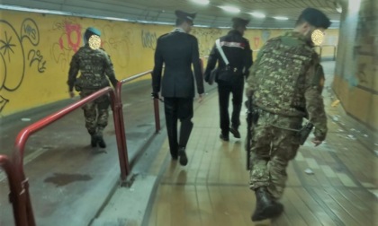 Controlli in stazione a Mestre, 28enne aggredisce i militari e poi si scaglia contro l'auto dei Carabinieri