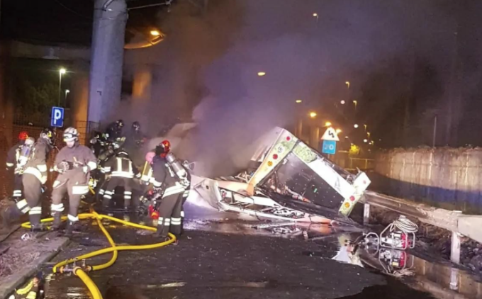 Tragedia di Mestre, il barista che ha salvato due fratellini: “Nessuno mi ha aiutato, facevano foto e video”