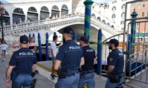 Controlli in stazione a Venezia, fermate due sospette borseggiatrici
