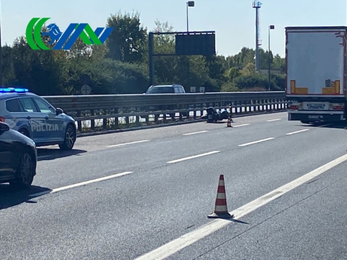 Tangenziale di Mestre, incidente sullo svincolo A27/Raccordo Marco Polo. Morto un motociclista
