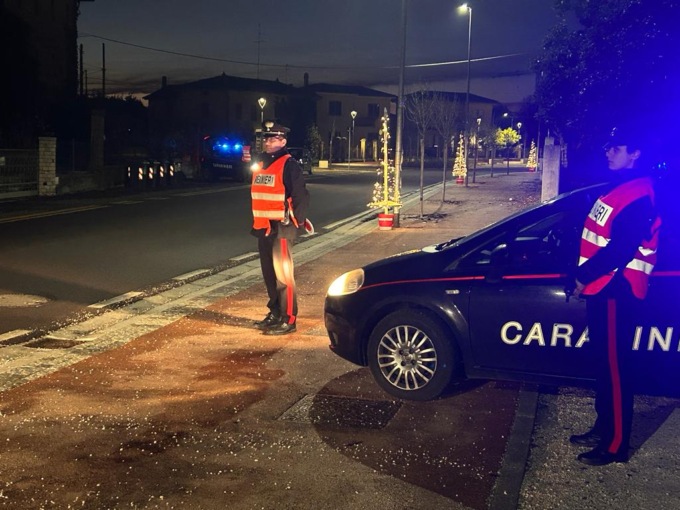 A spasso da due anni nonostante le condanne: beccata la “dama nera” del Veneto e del Friuli