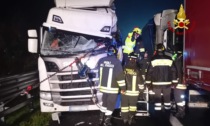 Tragico incidente in A4 tra cinque camion: un morto e un ferito in gravi condizioni
