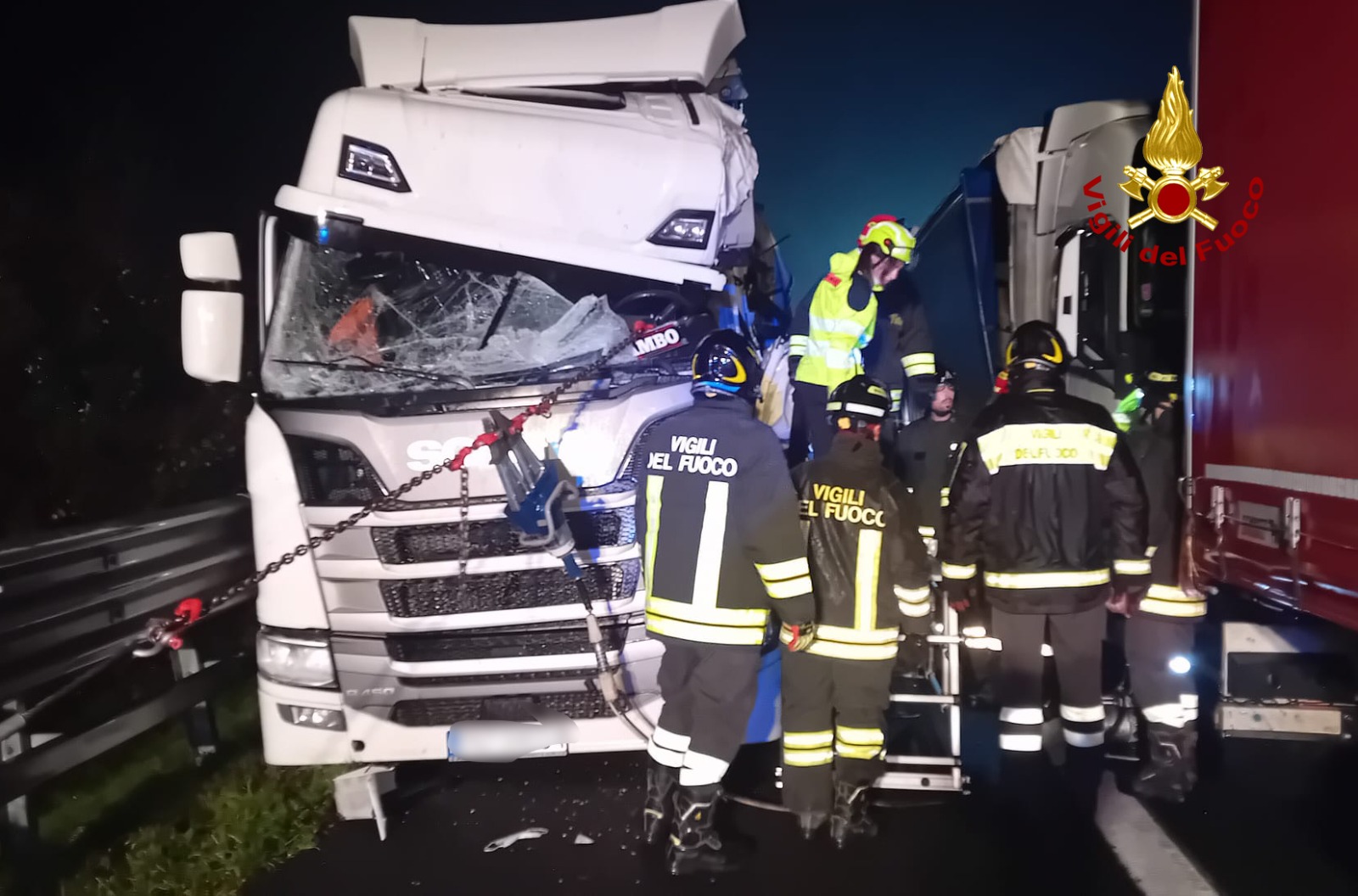Tragico incidente in A4 tra cinque camion: un morto e un ferito in ...