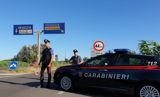 Spaccio e guida in stato di ebbrezza, un arresto e sette denunce durante le festività