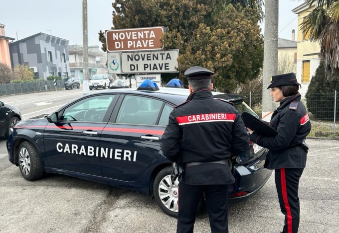 Per vendetta danno fuoco a un’auto, ma era quella di un’altra persona