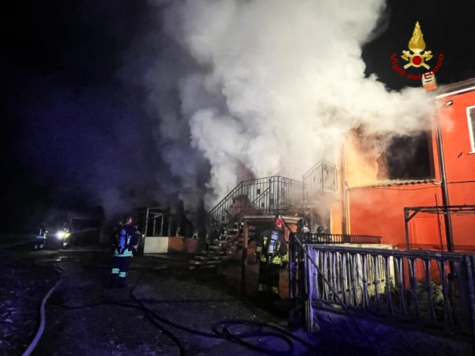 Incendio in un’abitazione a Chioggia, 66enne morto tra le fiamme