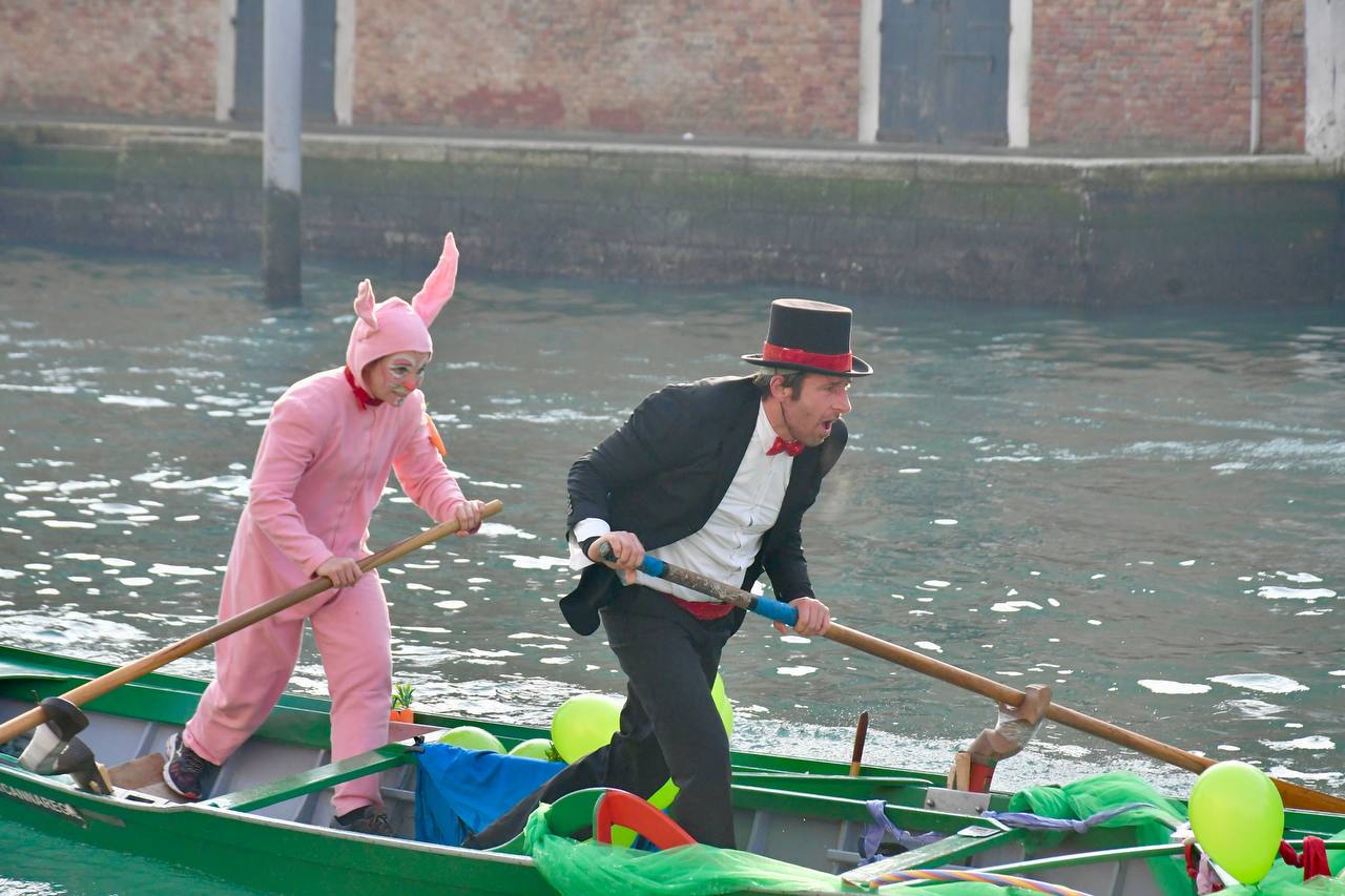 Carnevale Di Venezia Le Foto Delle Danze Storiche In San Marco E Della Regata In Maschera