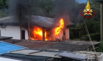 Incendio improvviso in un garage a Vigonovo, per poco non ha coinvolto anche la villetta accanto