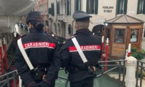 Coppia di borseggiatori in azione a Venezia, rubato il portafogli a una turista