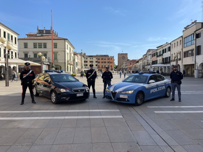 Fugge da un posto di blocco con la Bmw e sperona una volante della Polizia, pochi giorni dopo accade lo stesso coi carabinieri