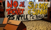 "Sì" a case, "no" al ticket: il grido degli attivisti ASC raggiunge il Comune