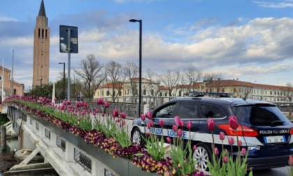 Jesolo imbrattata da graffiti e scritte, fermati due writers minorenni