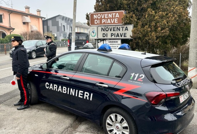 Rubano il portafogli a un turista, dentro c’erano più di 4mila euro