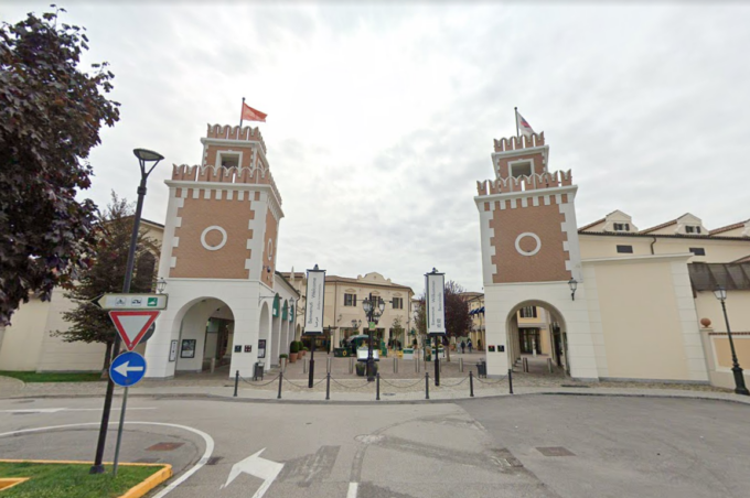 Doppio furto all’outlet di Noventa di Piave, coppia ruba merce del valore di 2mila euro