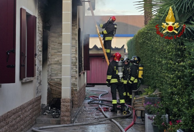 Paura in una palazzina di Mestre per un principio di incendio