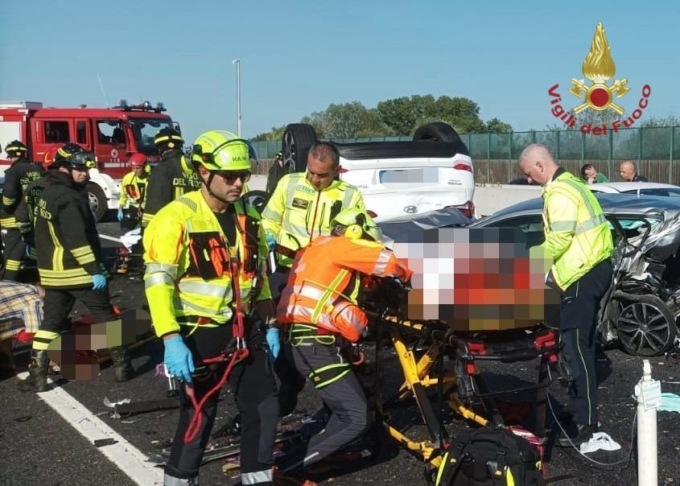 Incidente sull’autostrada A4 a San Donà: 9 mezzi coinvolti, 9 feriti tra cui due gravi