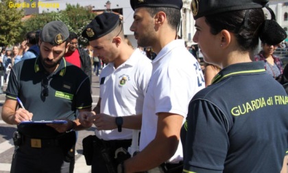 Borseggiatrice 14enne aggredisce una turista americana: ferita alla tempia