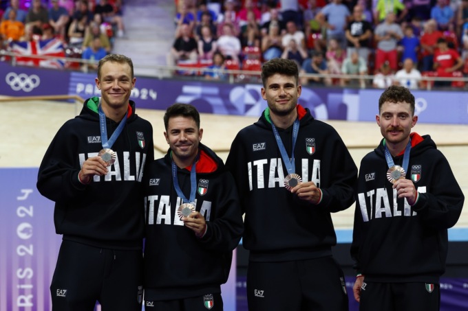 Olimpiadi 2024, il veneziano Lamon conquista il bronzo nell’inseguimento a squadre