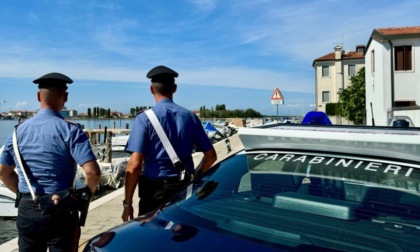 59enne tenta di farla finita in mare, i Carabinieri si tuffano e lo salvano dall'annegamento