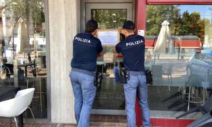 Violenta rissa al Bar 332, sedie e tavoli rovesciati: locale chiuso per 7 giorni