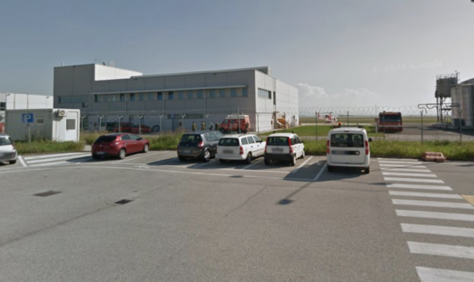 Operaio schiacciato da un’autobetoniera all’aeroporto Marco Polo, rischia di perdere entrambe le gambe