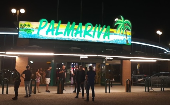 30enne accoltellato fuori la discoteca Palmavira a Portogruaro: fermati due 20enni tra cui un militare