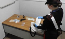 Si tuffa in laguna con un chilo di cocaina per scappare dai Carabinieri, ma fa un buco nell'acqua