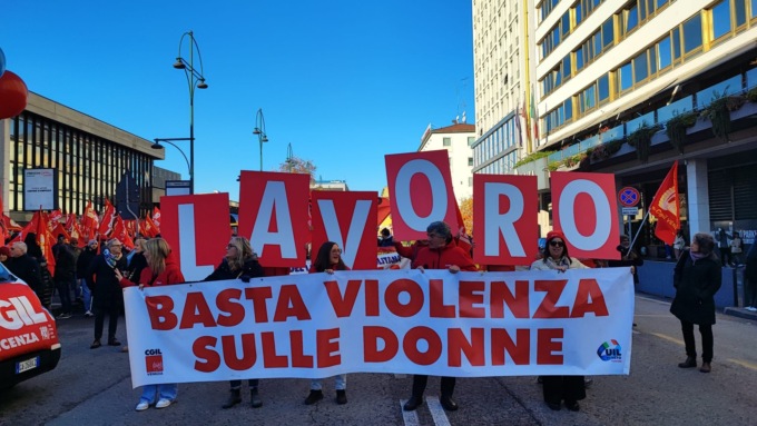 Sciopero generale contro la manovra economica, più di 7mila sfilano in piazza a Mestre