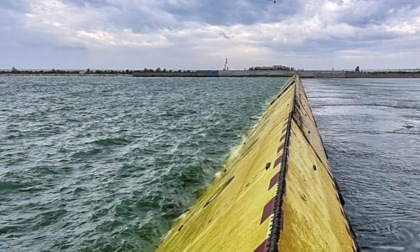 Acqua alta a 100 centimetri a Venezia, scatta l'attivazione (programmata) del Mose