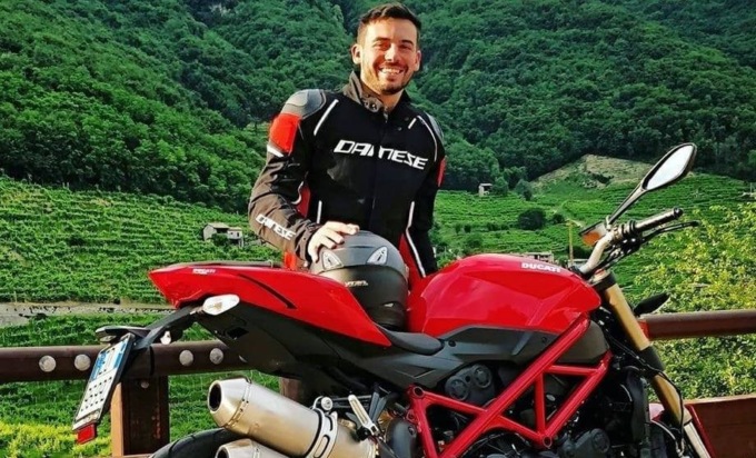 Morto a 30 anni per un incidente in moto, automobilista patteggia 7 mesi di carcere