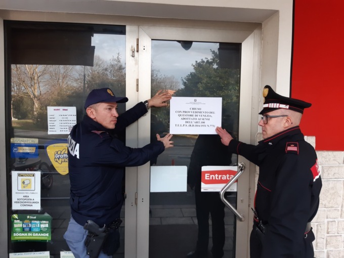 Ubriaco ferisce una cliente alla mano durante una lite, il Questore chiude il bar per 15 giorni