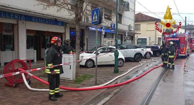 Fuga di gas in un laboratorio orafo, evacuata una palazzina a Mestre