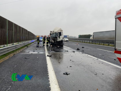 Incidente sul passante di Mestre, tamponamento tra due mezzi pesanti