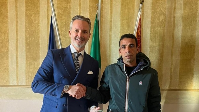Eroe di Cavarzere salva due donne da un incendio, il sindaco ringrazia Mustapha Ziani