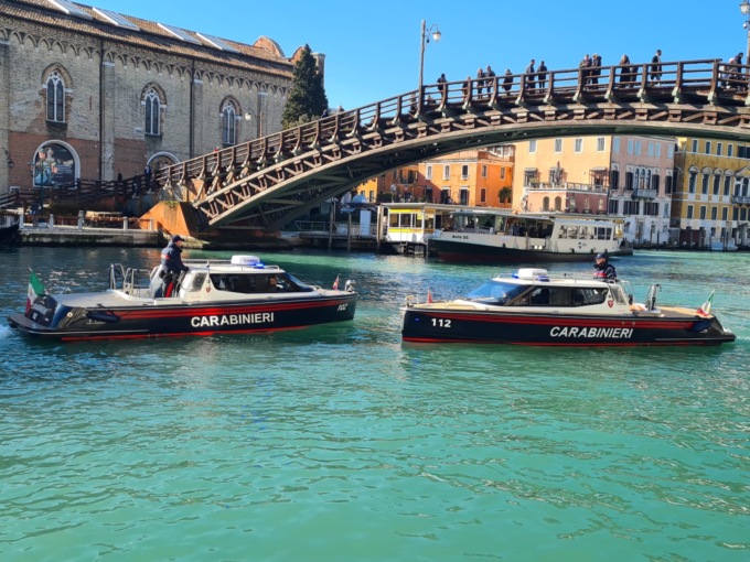 Sequestrati 3.500 articoli di cancelleria e prodotti per la casa non regolari