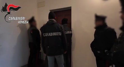 Spaccio di droga tra Venezia e Padova, i pusher minacciavano di dare fuoco ai debitori