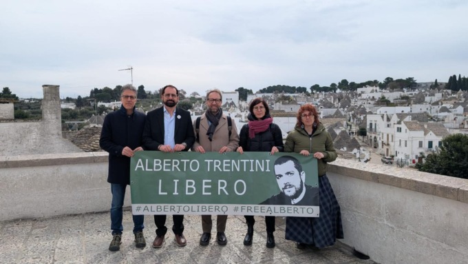 100 giorni di silenzio: parte un digiuno a staffetta per la liberazione di Alberto Trentini