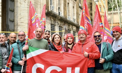 Protesta Fillea Cgil Veneto a Roma per il nuovo piano di Versalis (Eni) che mette a rischio 500 posti a Marghera