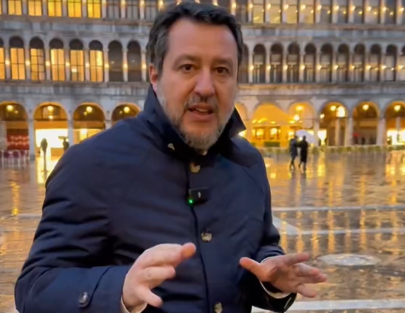 Salvini a Venezia: “Col Mose in 5 anni evitati danni per oltre 2,6 miliardi di euro (e la Sinistra non lo voleva)”