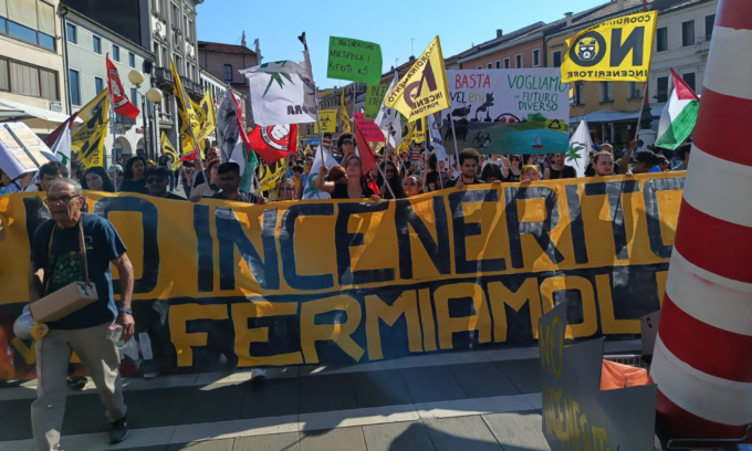 Mestre, stop del Comune all’inceneritore Eni a Porto Marghera