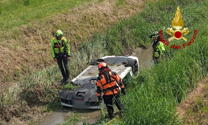 Si rovescia con la Lamborghini in un canale, morto 51enne a Concordia Sagittaria