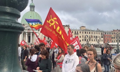 I Sindacati: "L'Italia reale? Volano Cassa integrazione guadagni e disoccupazione"