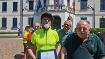 In tandem dal Piemonte a Spinea: ciclista cieco percorre 360 chilometri per riabbracciare il cugino