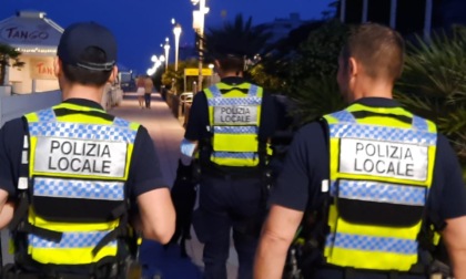 Sanzionati commercianti abusivi, finti massaggiatori, animatori abusivi e bazar non a regola a Jesolo