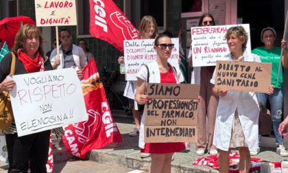 Farmacisti veneti in protesta a Mestre: contratto scaduto da un anno, trattativa ferma