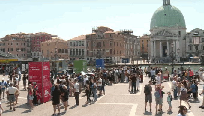 Venezia evita la lista nera dell’Unesco, ma l’overtourism resta un problema