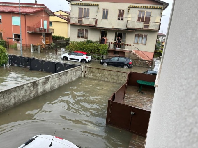 Maltempo, nuove piogge minacciano la ripresa: la conta dei danni è già iniziata